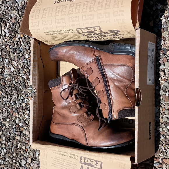 Propet Brown Leather Delaney Tall Lace Up Boot with Inside Zip, size 8 - Picture 11 of 11